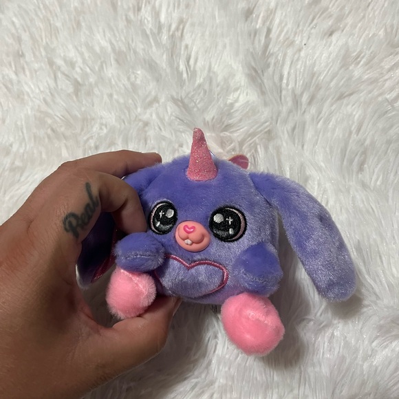 Rainbocorns
Minty Bunnycorn Mini Surprise - Picture 2 of 9